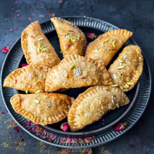 (Fresh) Gujiya (Pre Order for Holi)